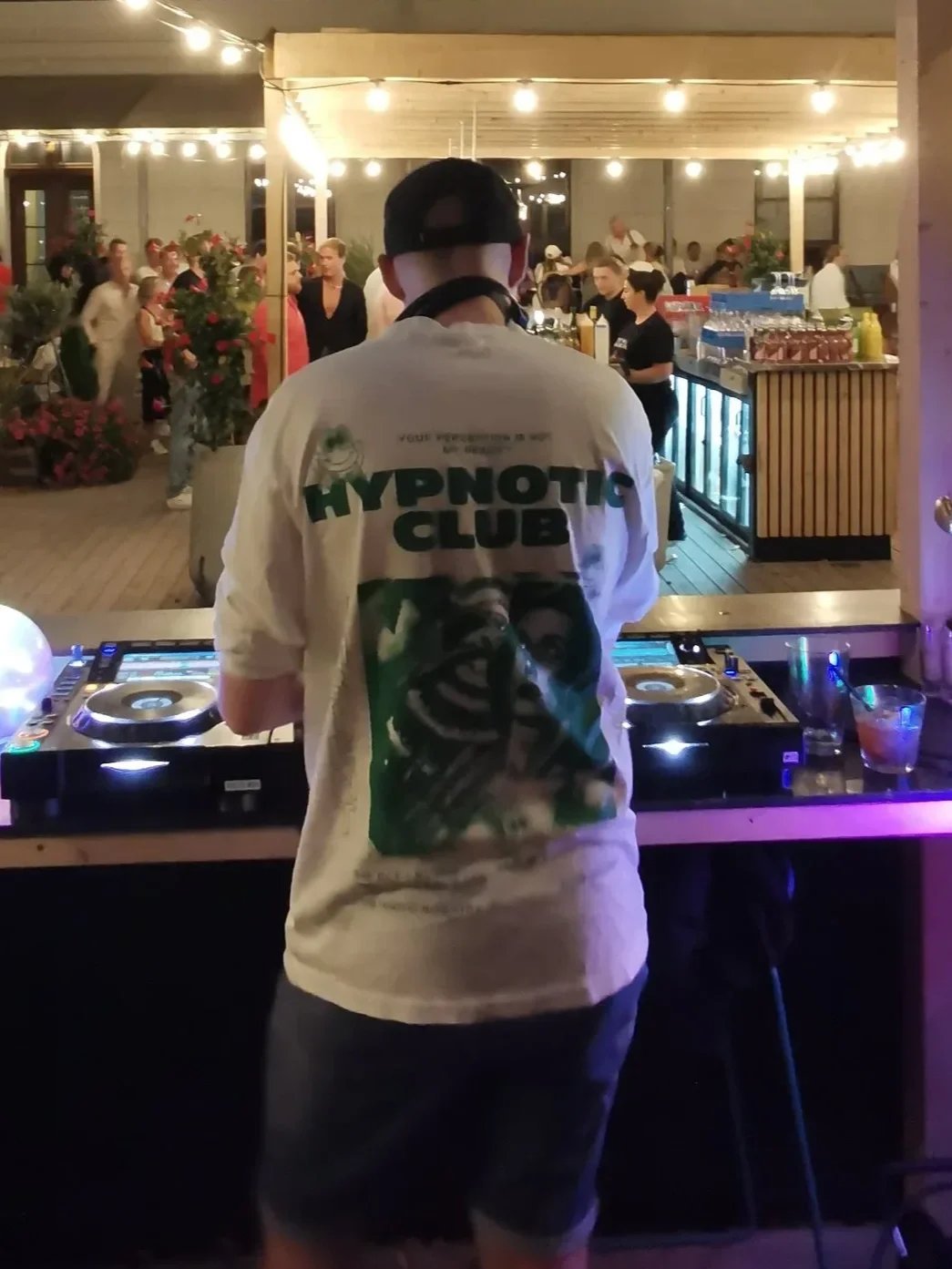 Picture of Oskar playing at Storköket in Gothenburg